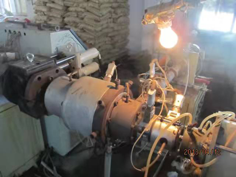 雙柱雙工位換網器